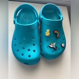 TURQUOISE CROCS